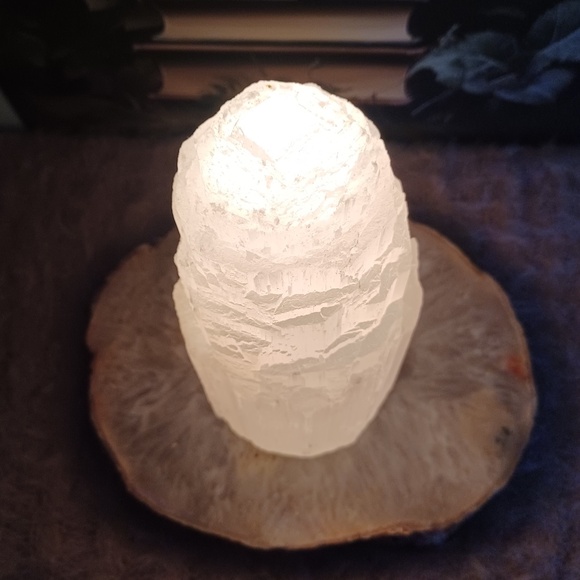 Amazon.com: Himalayan Glow Salt Lamp 7-10” (6-8 lb) with  BNIB Natural Selenite Lamp Desert Rose of Africa By Himalayan Glow w/dimmer